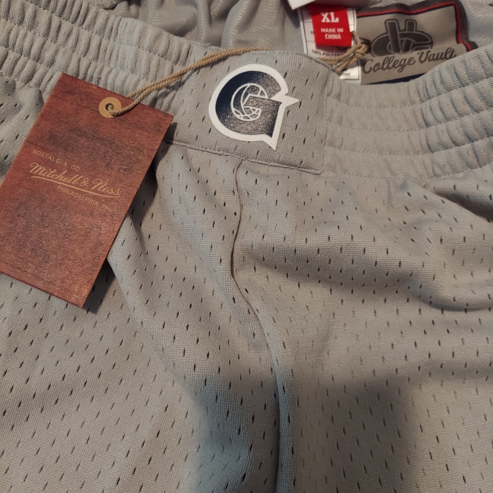 COPY - Mitchell&Ness Georgetown Basketball Shorts. XL